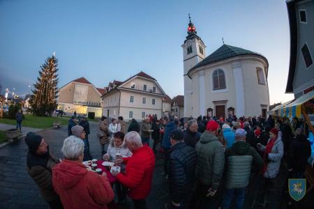 Postavitev božičnega drevesa 2024