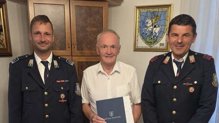 Podpis pogodbe za nakup vozila z PGD Olševek